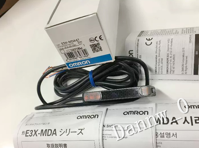 New in Box OMRON E3X-MDA41 Photoelectric Sensor Switch/b