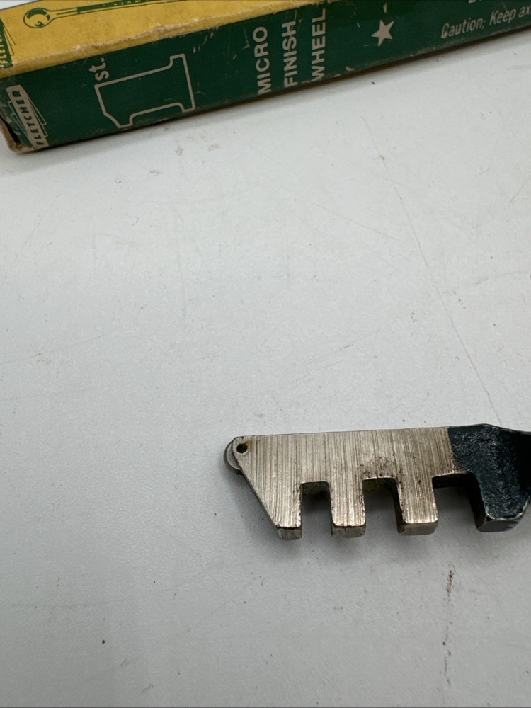 Fletcher Vintage Glass Cutter