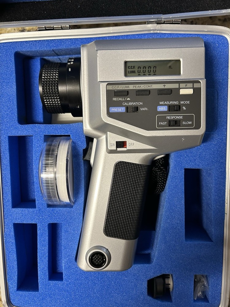 Minolta Luminance Meter LS-100 Flash Unit with Case and Accessories