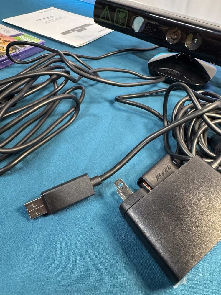 Xbox 360 Kinect Sensor - CIB - Game Included!