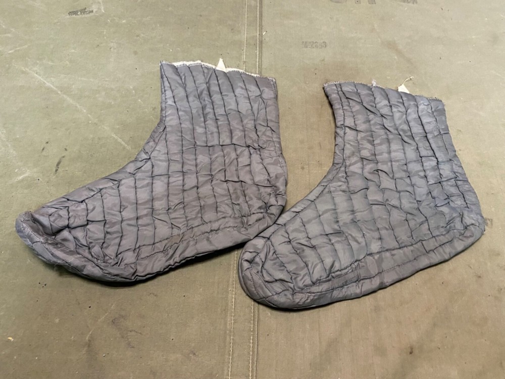 ORIGINAL WWII US ARMY AIR FORCE PILOT BOOTS WARMER INSERTS-MEDIUM, PAIR
