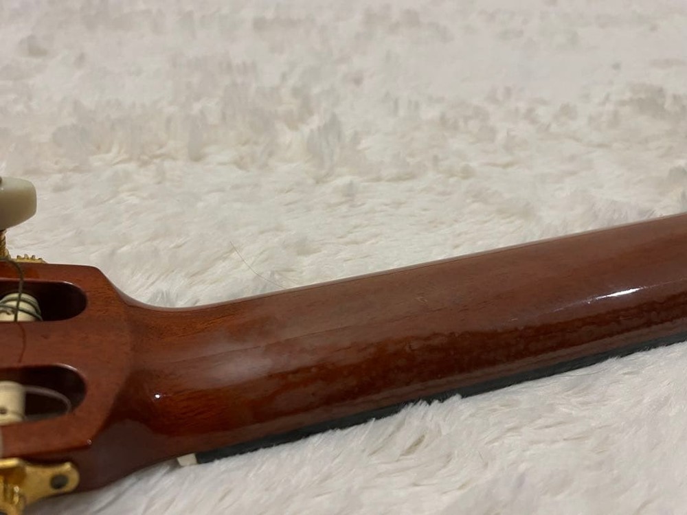 Yamaha CGN2 Classical Guitar With Hard Case Excellent Condition