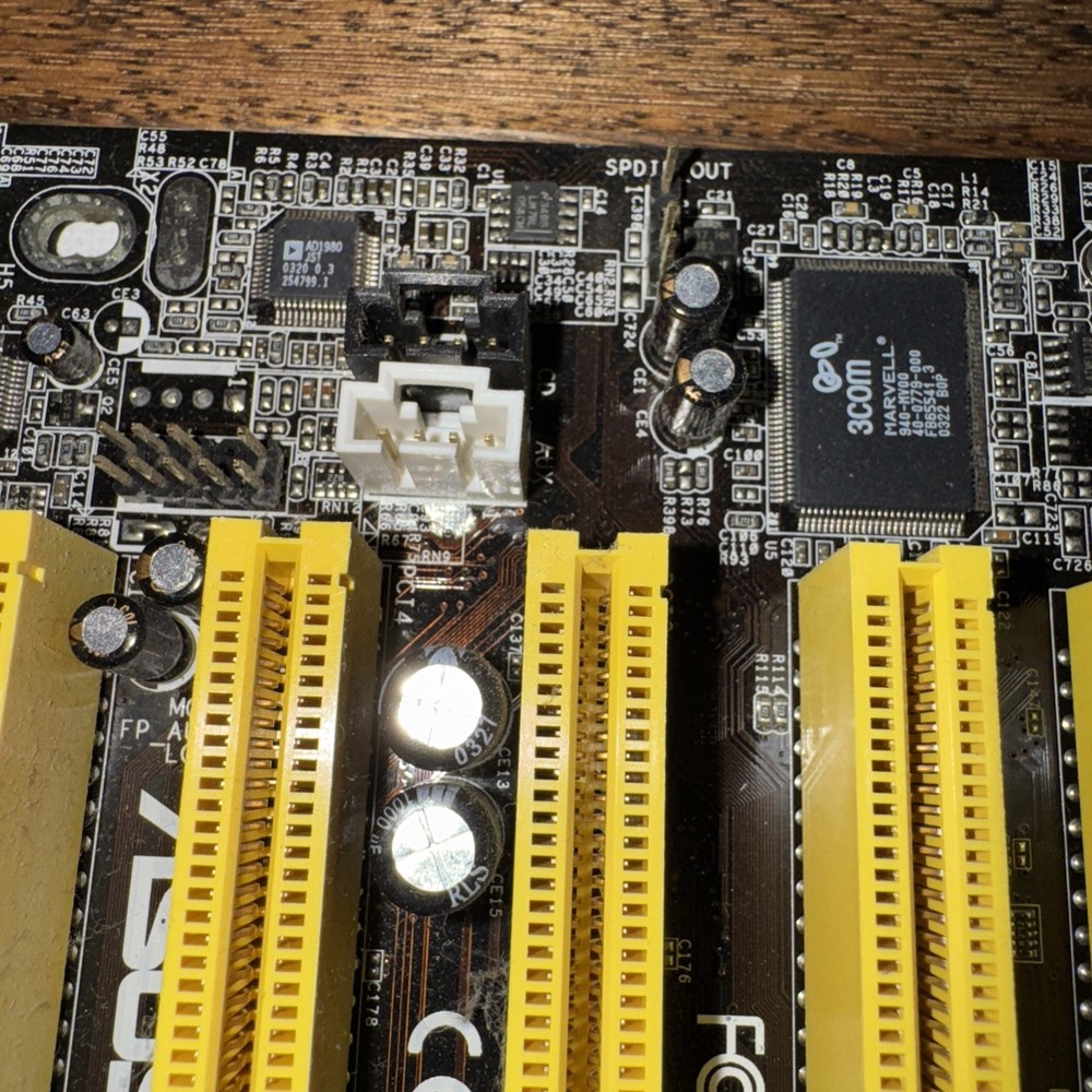 Asus K8V Deluxe socket As Pictured