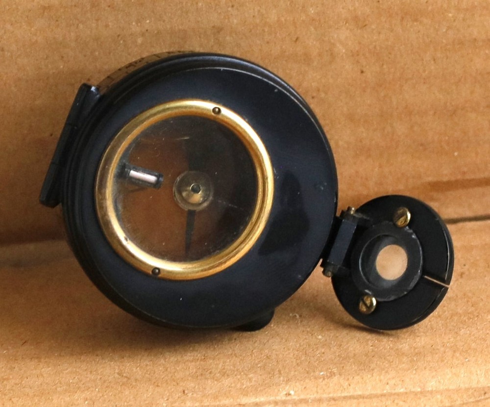 WW1 1916 FIELD COMPASS WITH CASE