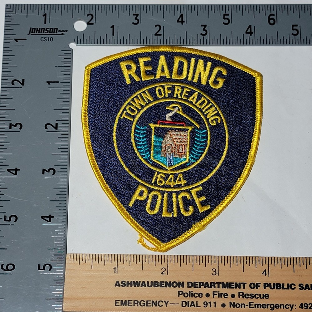 Qb5 Police patch Massachusetts Reading