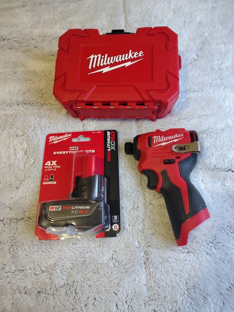 Milwaukee subcompact impact drill and 6.0 m12 battery