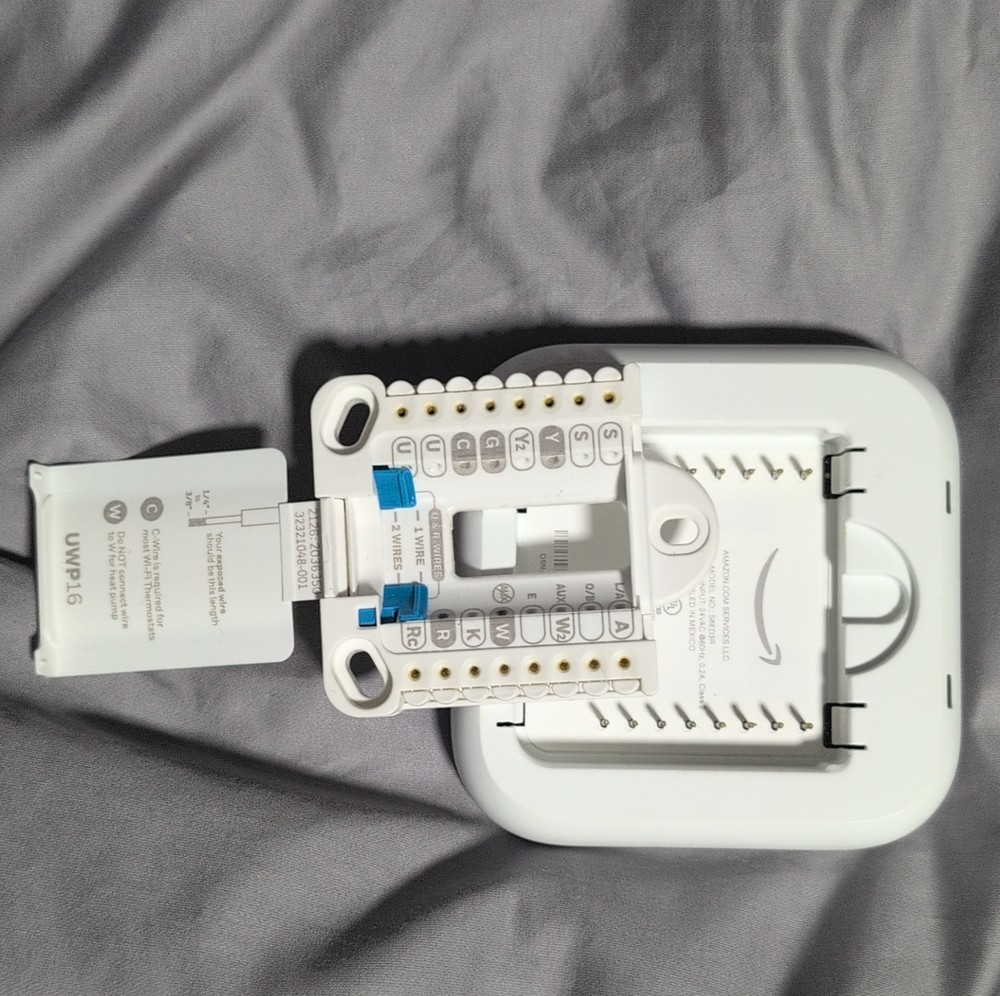 Amazon Smart Thermostat Wi-Fi Programmable Alexa Compatible Wall-Mounted White