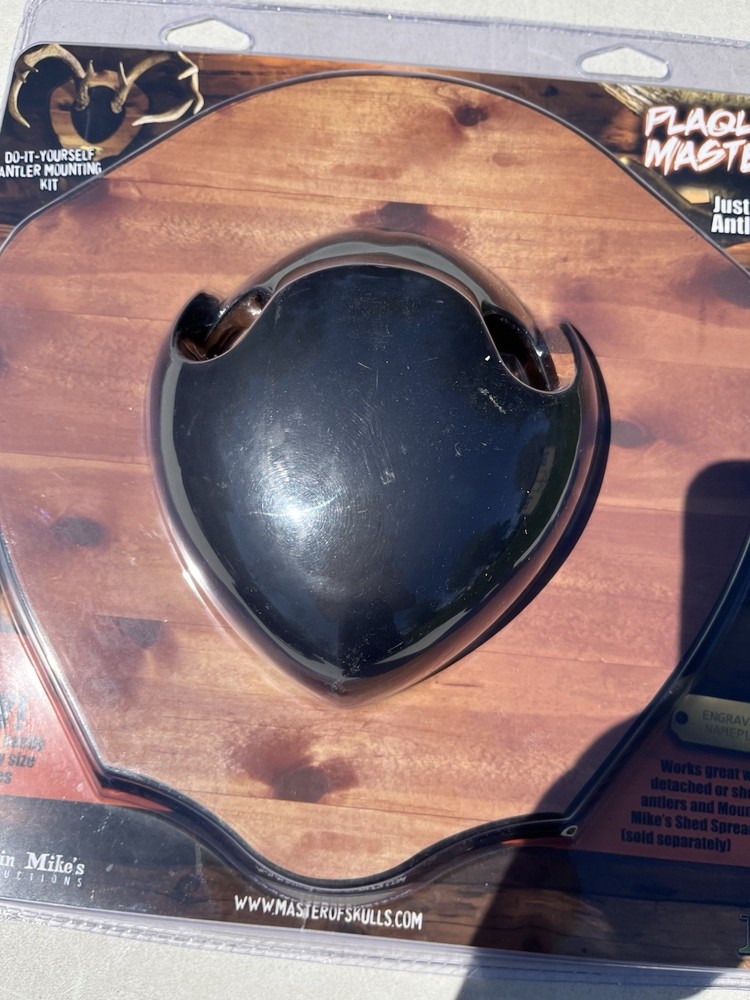 Mountain Mike’s Plaque Master Deer Antler Mounting Kit