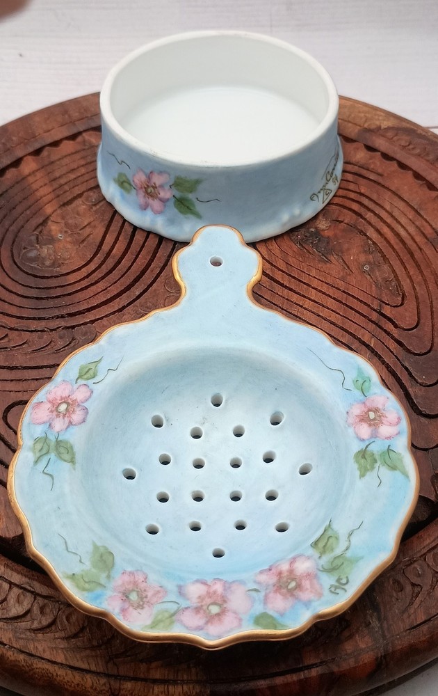 Vintage Blue And Pink Rose Tea Strainer/Diffuser. 2 Piece, Ceramic