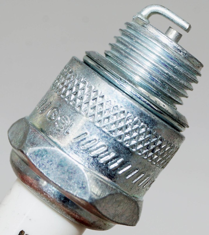 Champion Copper Plus 868 Spark Plug RJ19LM