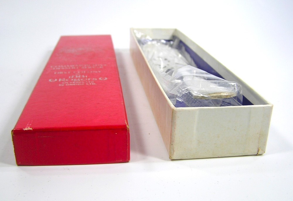 Oneida Commemorative Dessert Server #3725 Free Shipping