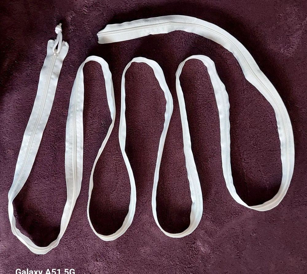 ZIPPER 122 inches White Polyester Zipper - Used