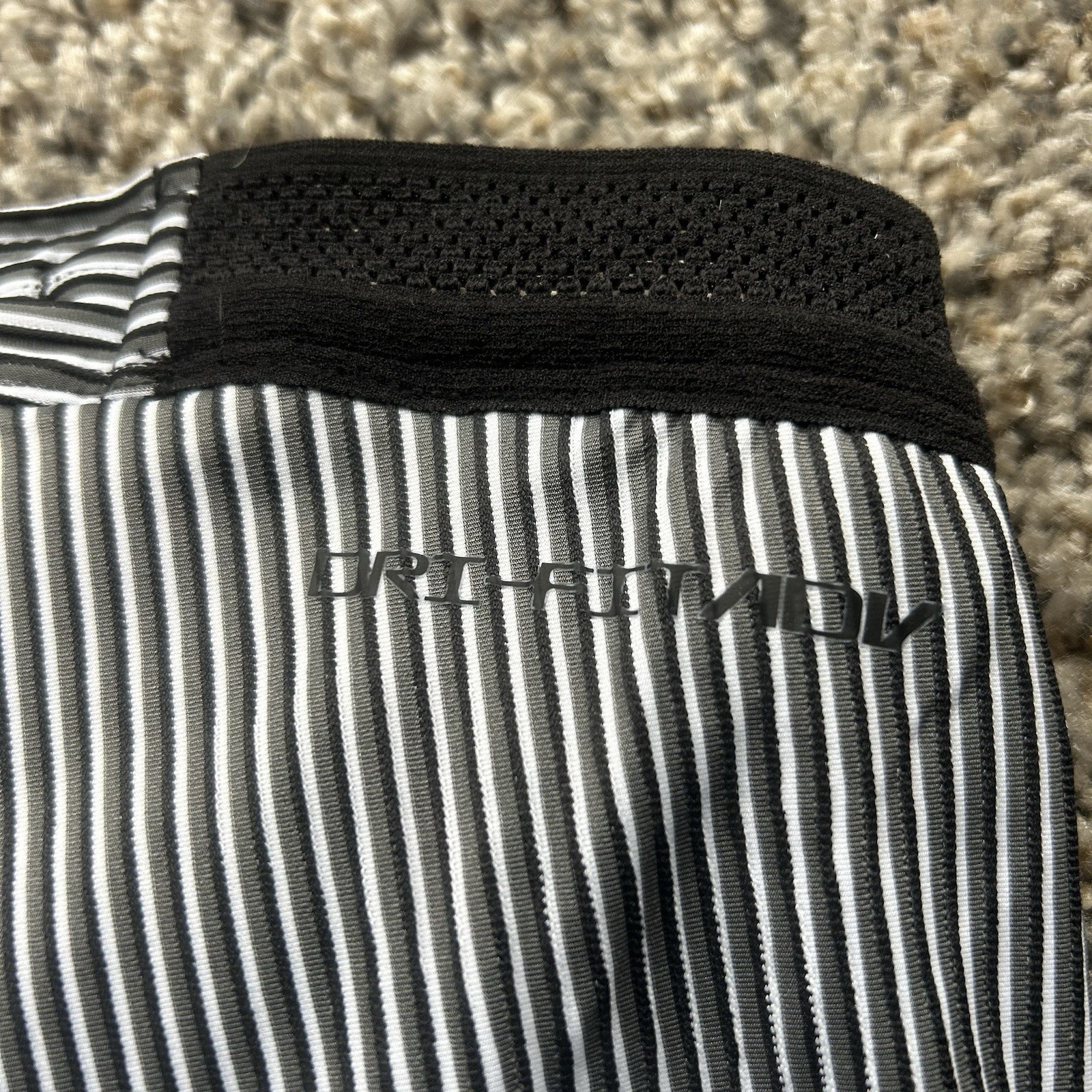 Nike Aeroswift Dri-FIT ADV Tights 1/2 Length Running Men’s Large FN3369-013