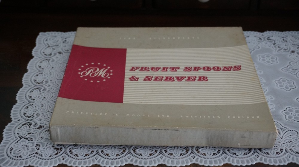 Fine Silverplate Fruit Spoons & Server, PRIESTLEY & MOORE, Sheffield ENGLAND