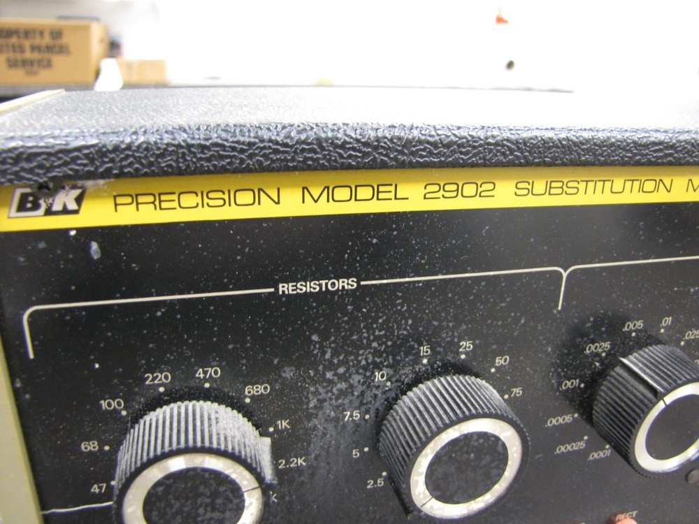 B&K Precision 2902 Resistor & Capacitor Substitution Master -MO7