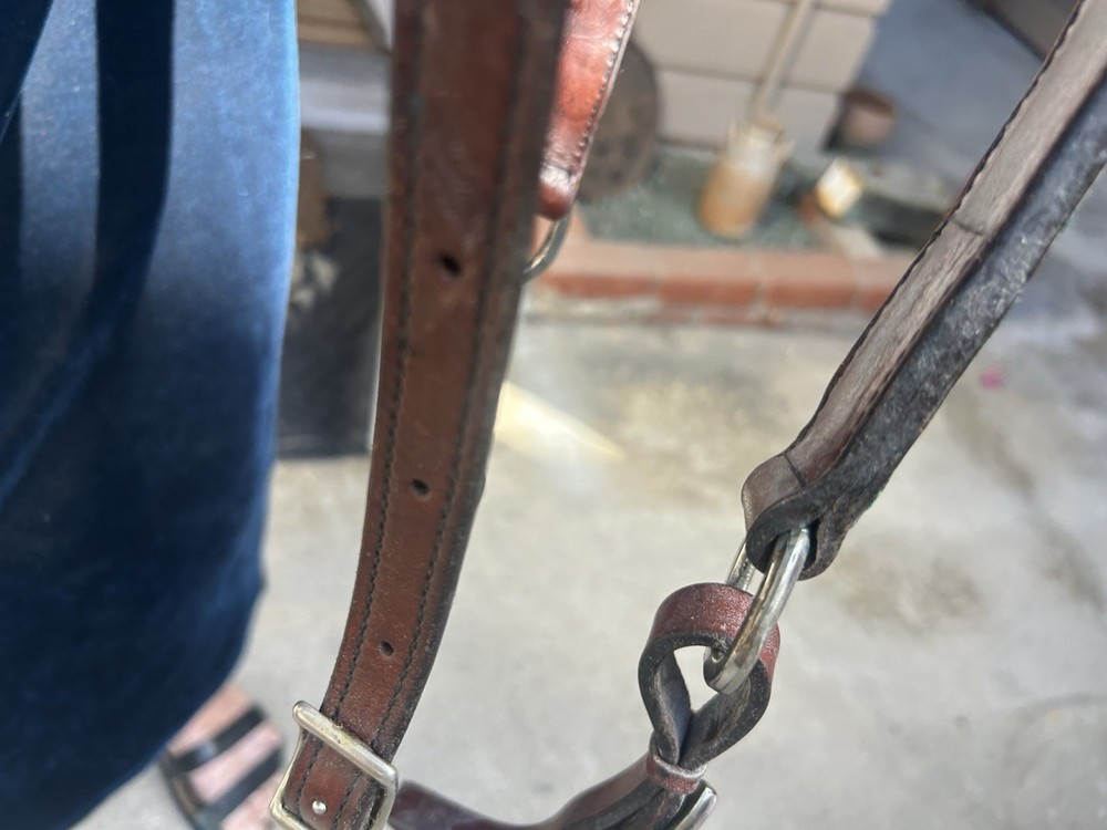 Tool silver and leather Equestrian breast collar