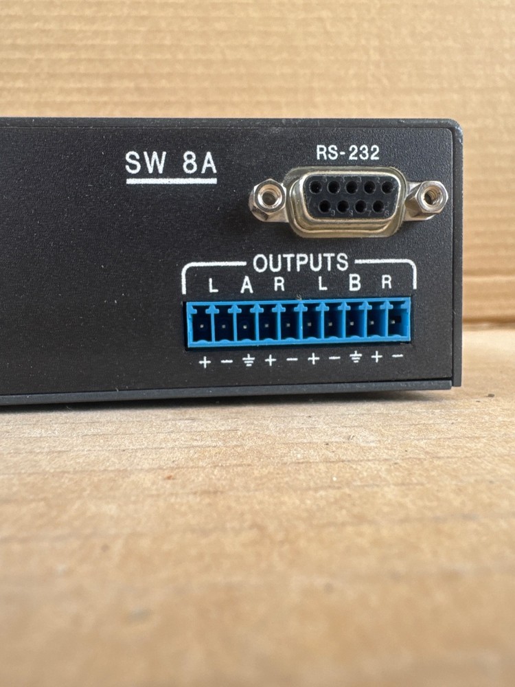 EXTRON SW 8A 60-482-20 Video / Audio Switcher
