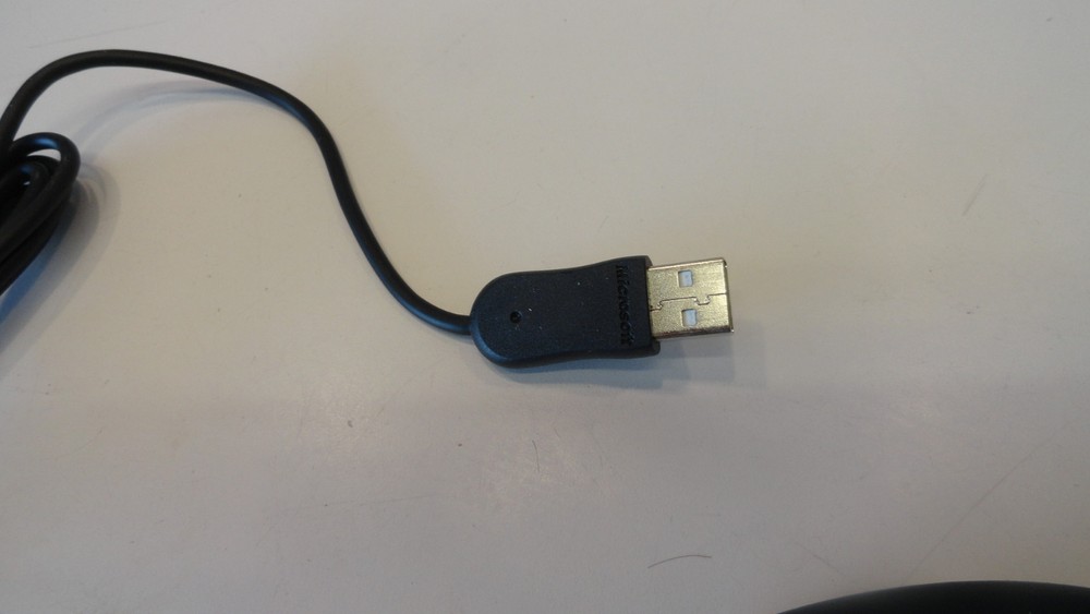 UU13: Microsoft Wireless Intellimouse Explorer Mouse Receiver v2.0