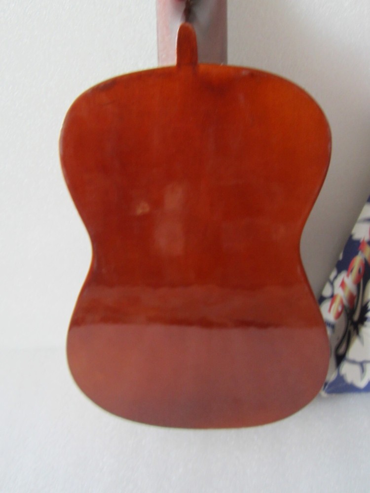 BEAUTIFUL HAWAIIAN UKULELE