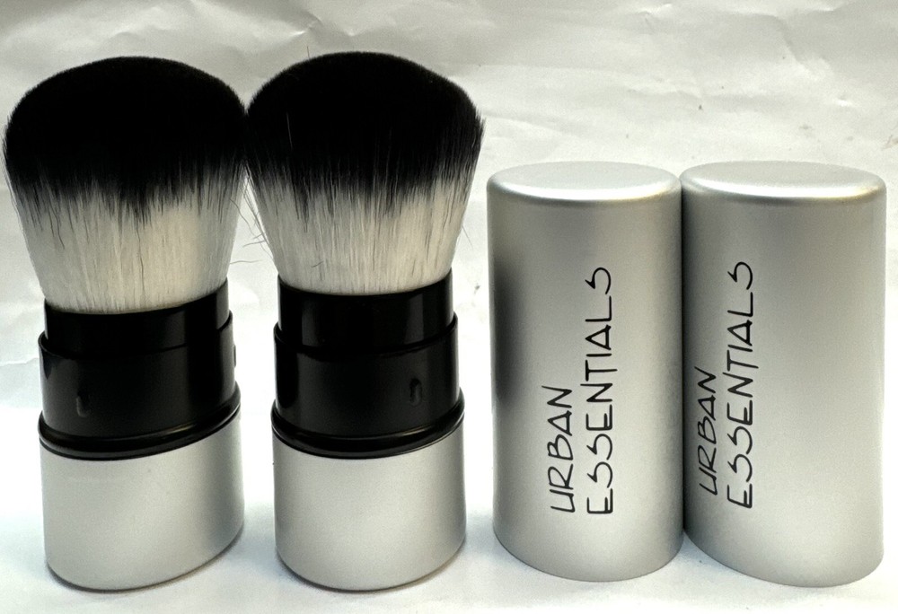 2 urban essentials compact makeup brushes