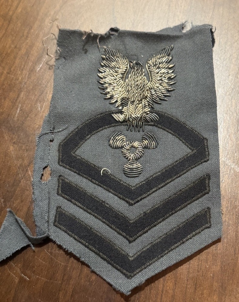 Vintage - WWll US Navy Grey Bullion shoulder patch