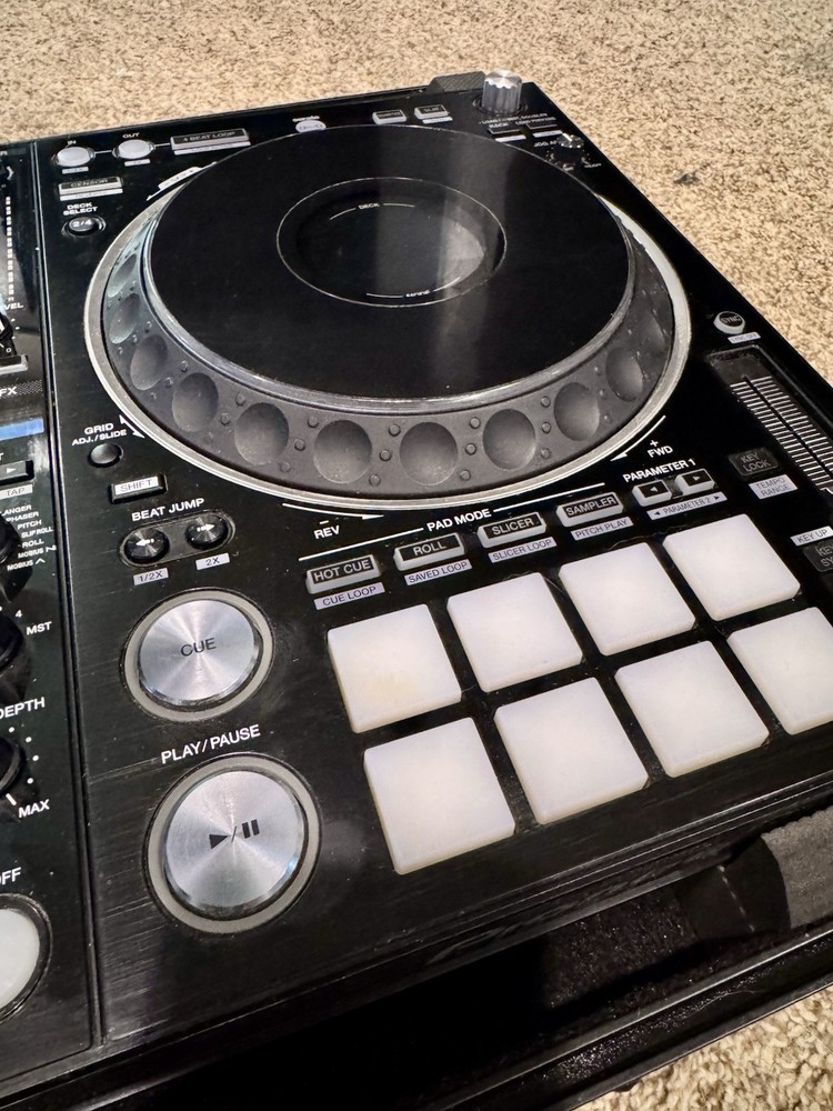 Pioneer DJ DDJ-1000SRT Controller *W/ FLIGHT CASE*