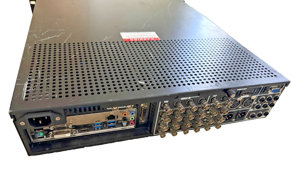NewTek 3Play 3PXD440 with NewTek 3Play 425 Control Surface