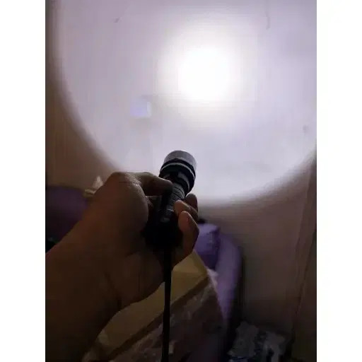 Diving Waterproof Flashlight (Uses 18650 Rechargeable Battery)