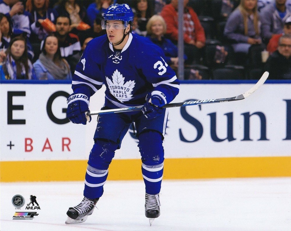 AUSTON MATTHEWS Unsigned 3.5x5 Photo Toronto Maple Leafs