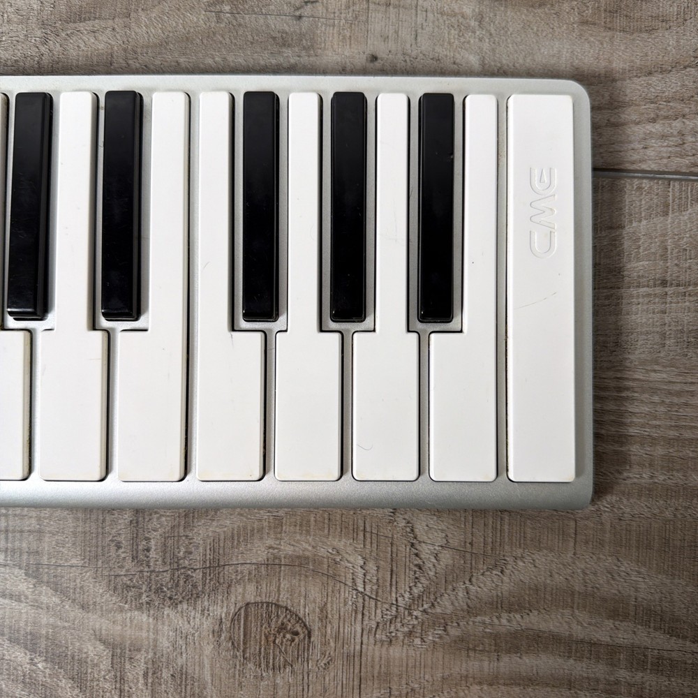 CME Xkey 25-key Mobile Keyboard Controller Silver USB GREAT Portable Beat Audio
