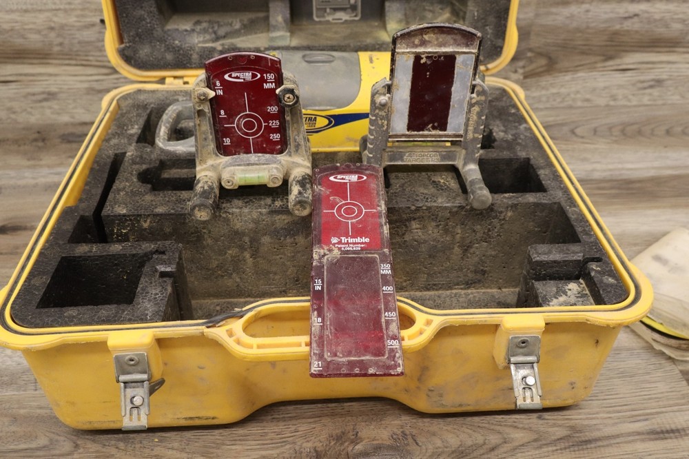 Spectra Precision Trimble DG511 Red Beam Straight Pipe Laser
