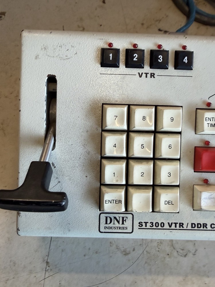 DNF Controls ST300 VTR DDR Slow Motion Controller / No power supply / Untested
