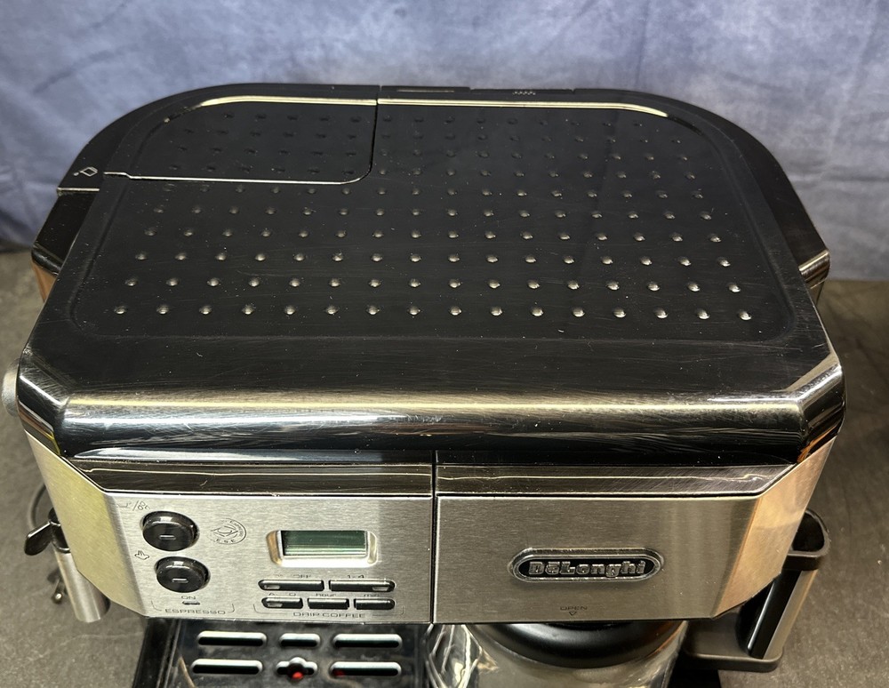 DeLonghi BCO430BM Espresso Machine / READ