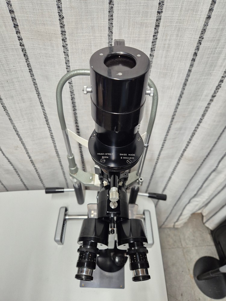 HAAG-STREIT BERN Slit Lamp B900
