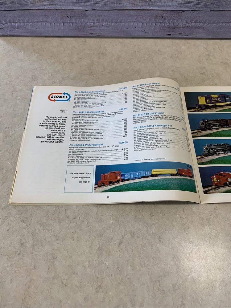 lionel 1966 catalog excellent condition