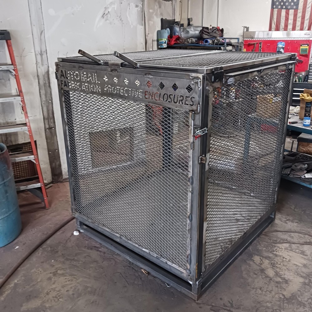 Locking Pallet cage 17.5cubic foot