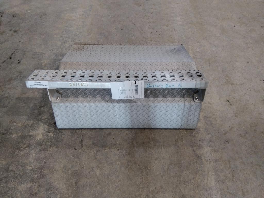 Replaces NA 2011 FREIGHTLINER CASCADIA 125 BATTERY BOX COVER , MN