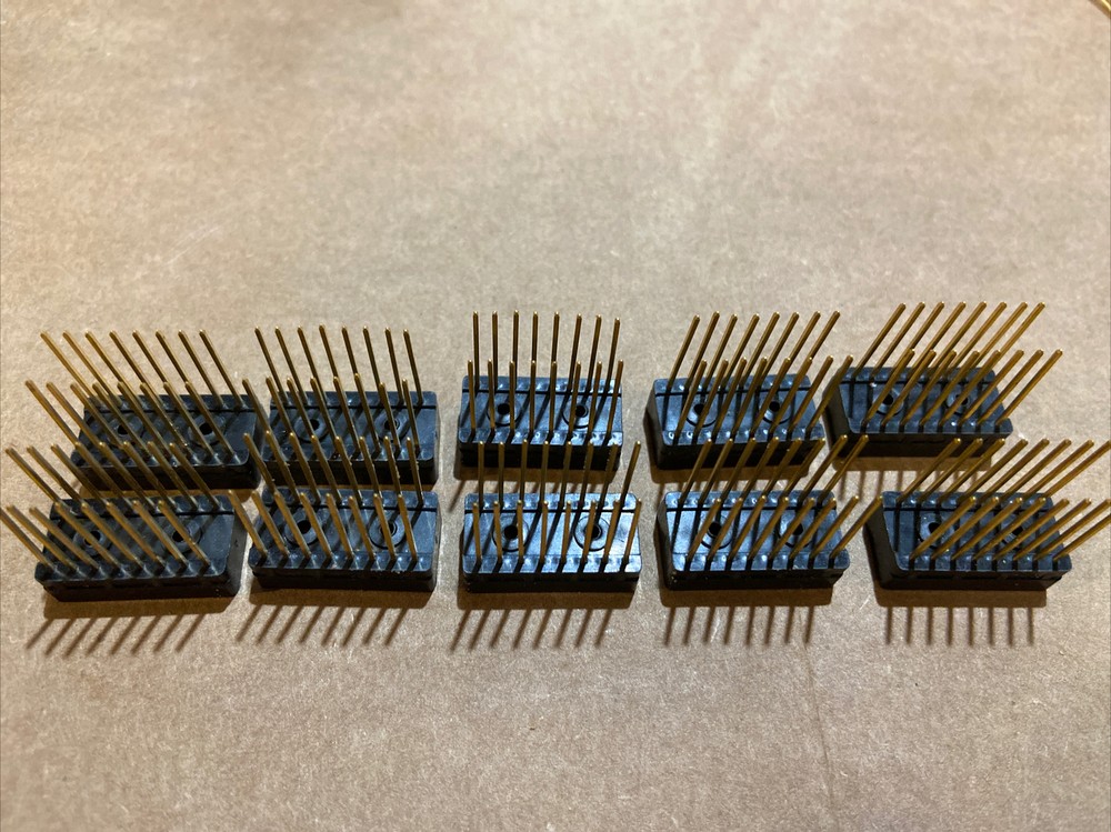 Unmarked Transistor socket Mixed Vintage Dual Inline IC Sockets # M