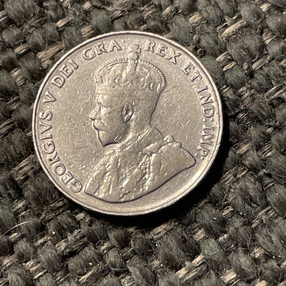1935 Canada 5 Cents Nickel.