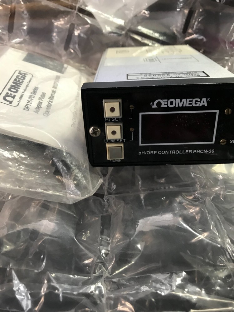 OMEGA PHCN-36 Microprocessor pH/ORP Controller