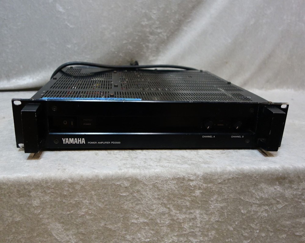 Yamaha PD2500 power amp (B)