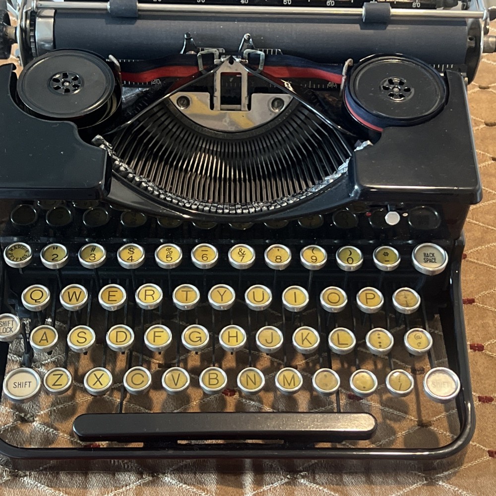 Royal Portable Typewriter 1934 Model with Original Case