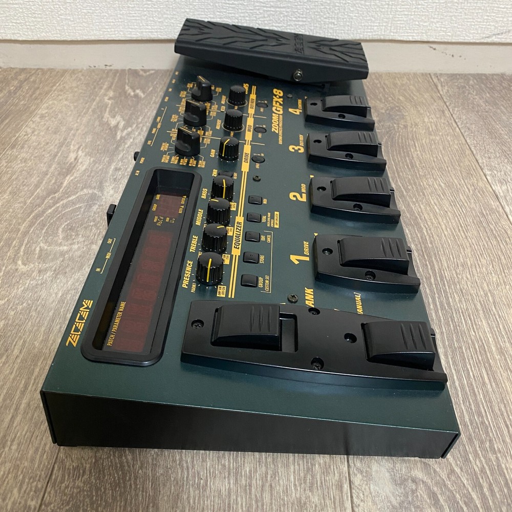 ZOOM GFX-8 Multi-Effector Multi-Effects Processor Used Shipping From Japan
