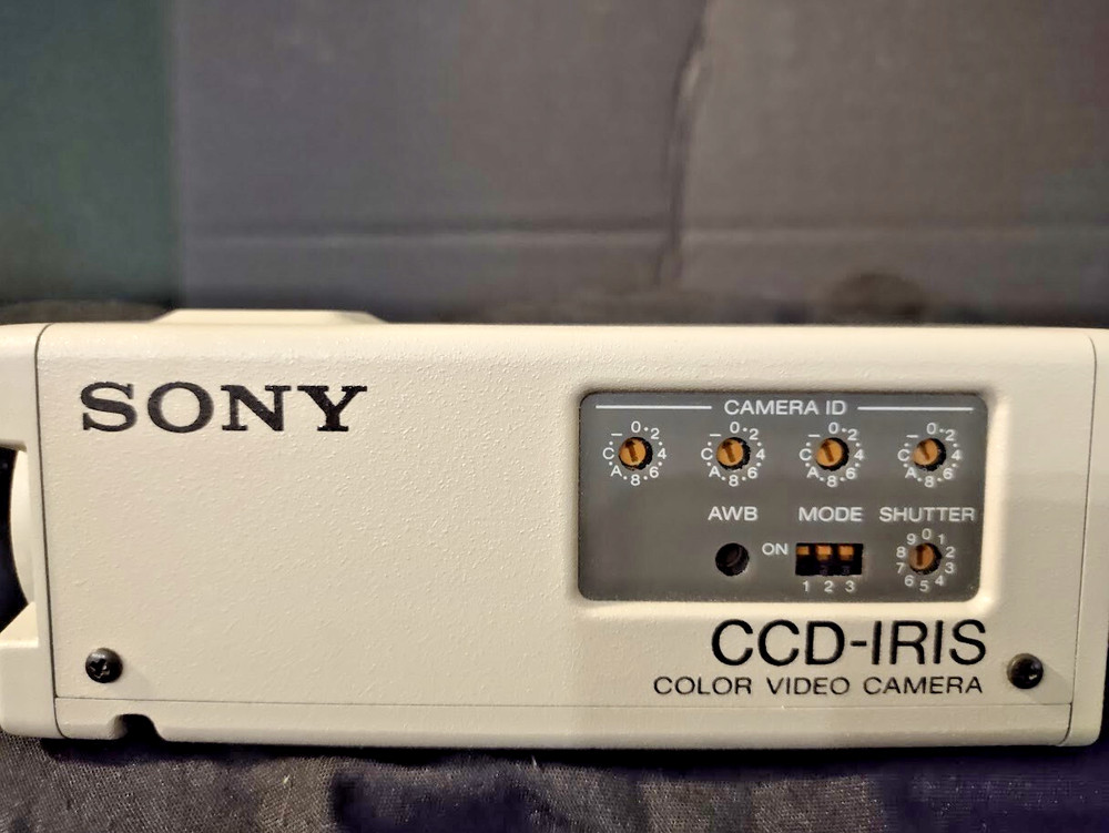 Sony CCD-IRIS Color Video Camera Model DXC-107