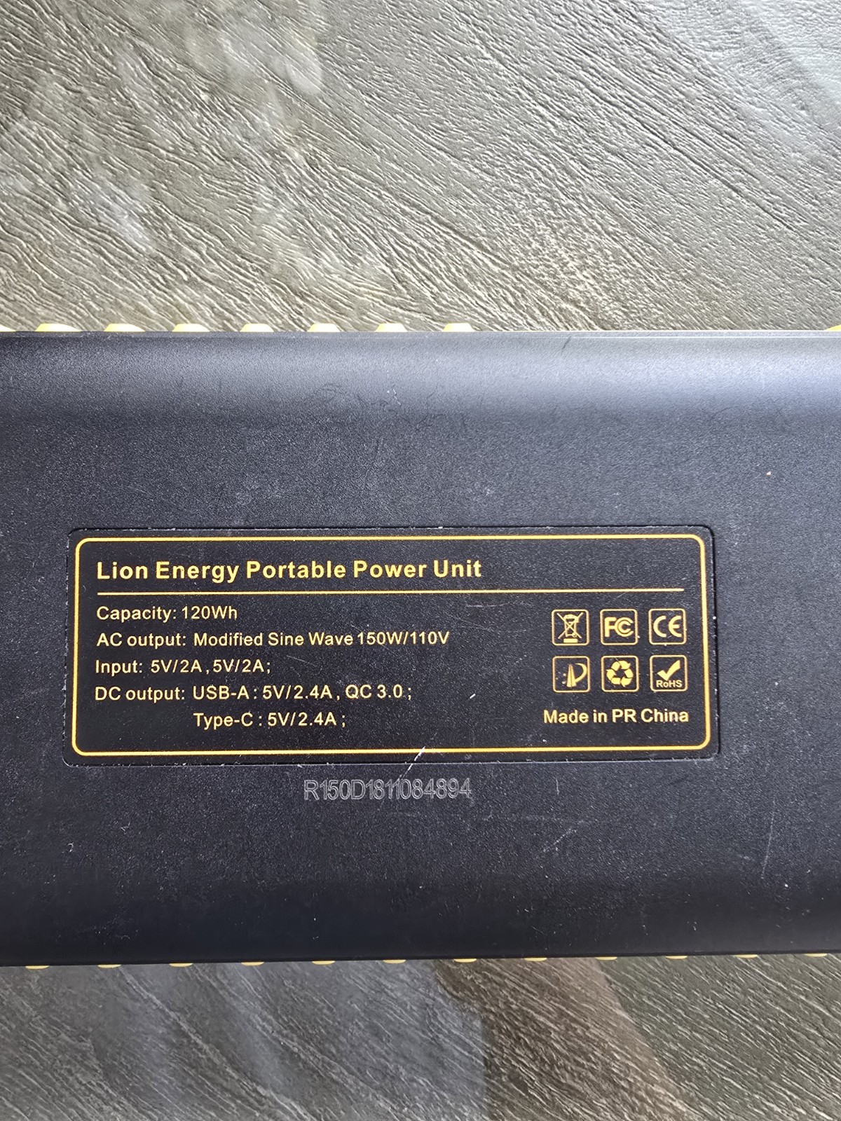 New Lion Energy Lion Cub GO Portable Power Unit 120Wh AC DC USB Solar