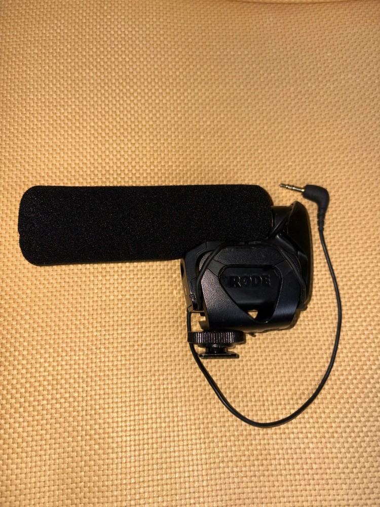 RØDE VideoMic Pro On-Camera Shotgun Microphone