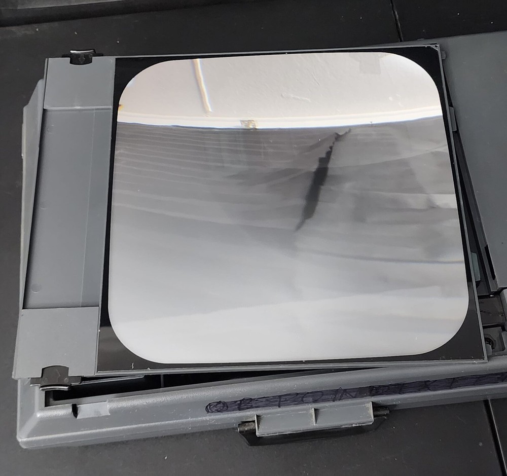 3M Visual Systems 2000 AG Portable Overhead Transparency Projector