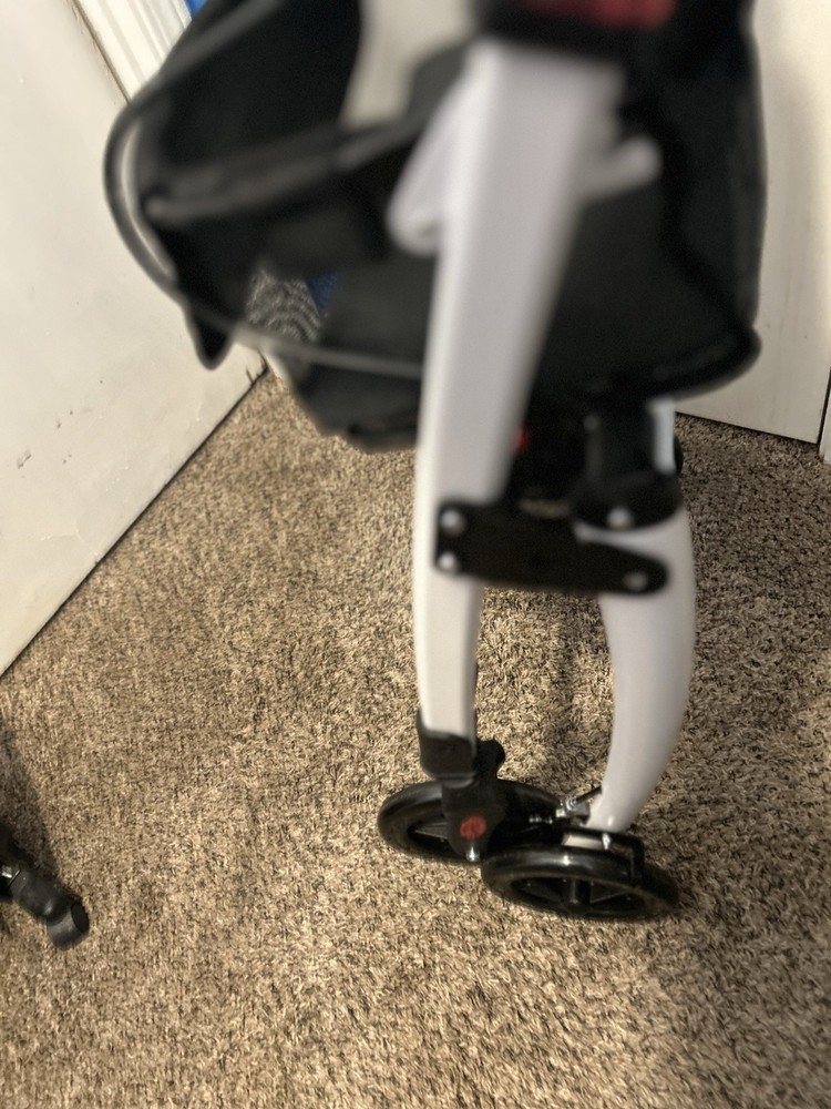 KMINA PRO Lightweight Rollator With Storage And Tray