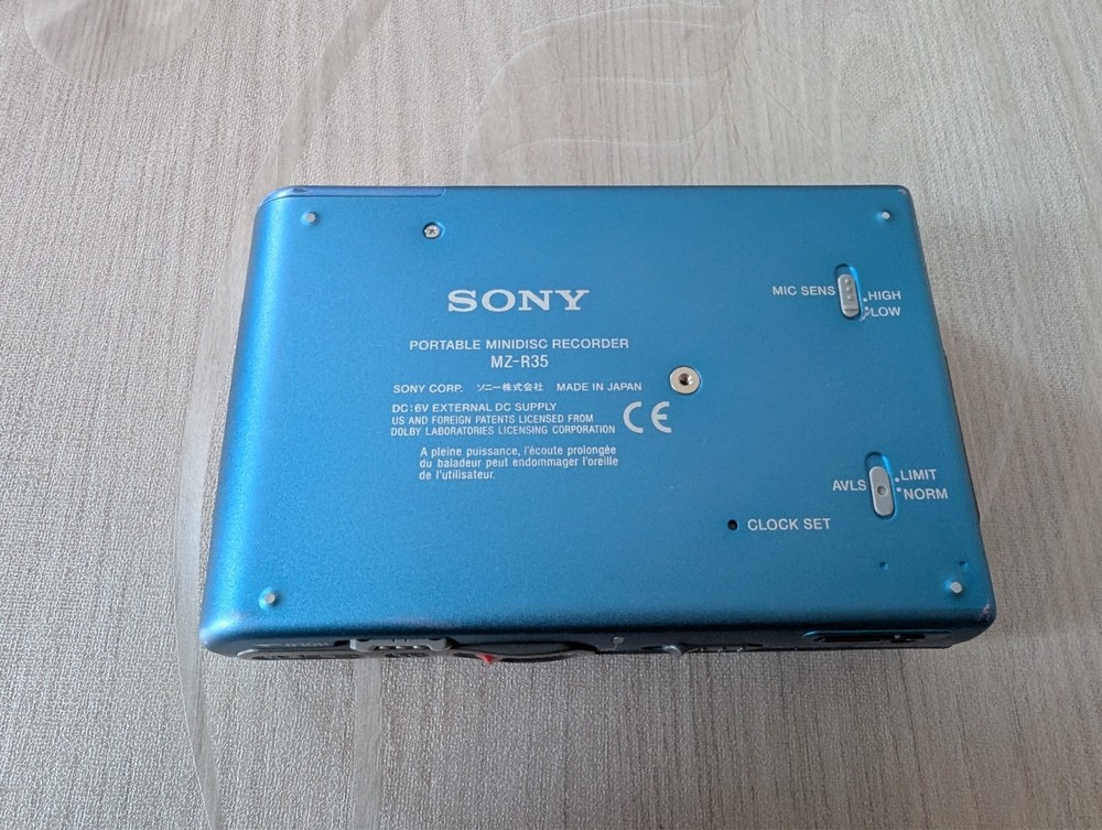 Mindisc Sony MZ-R35 Complete with Accessories MINT