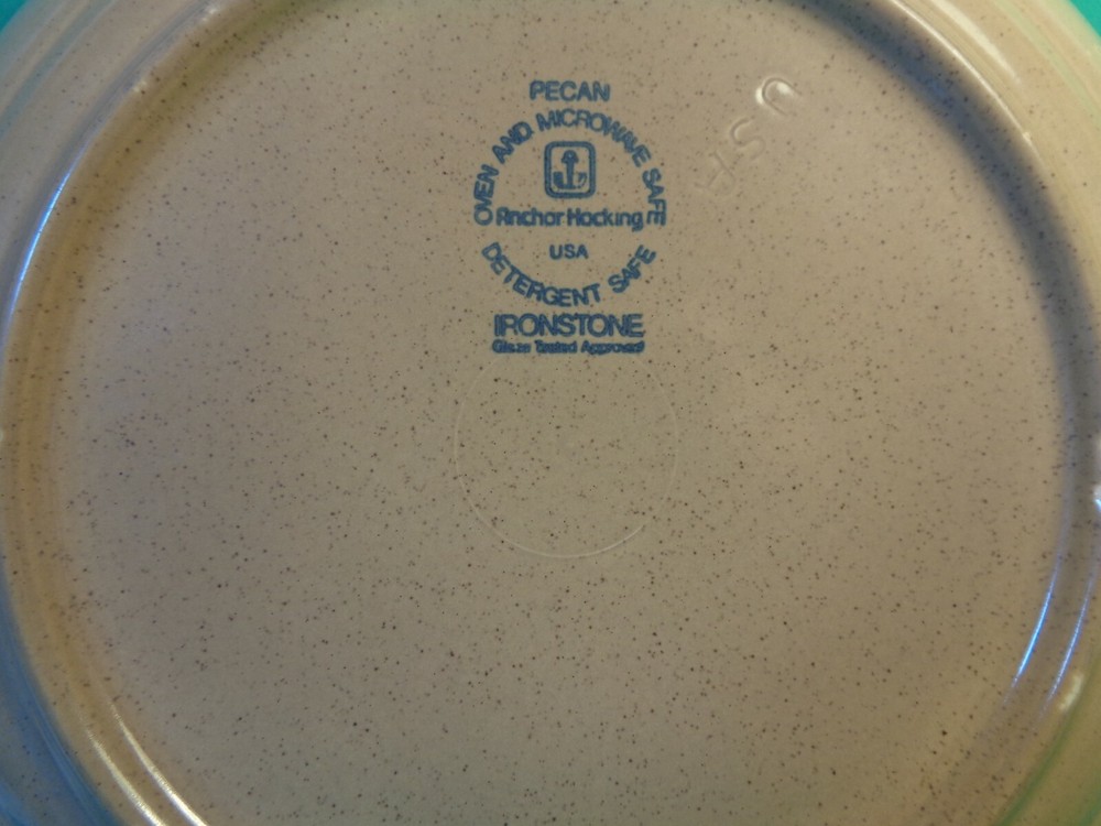 Pecan Pattern 10 1/2" Dinner Plate, Anchor Hocking (Used/EUC)